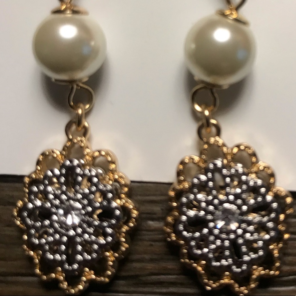 Charter club gold and pearl dangling earrings